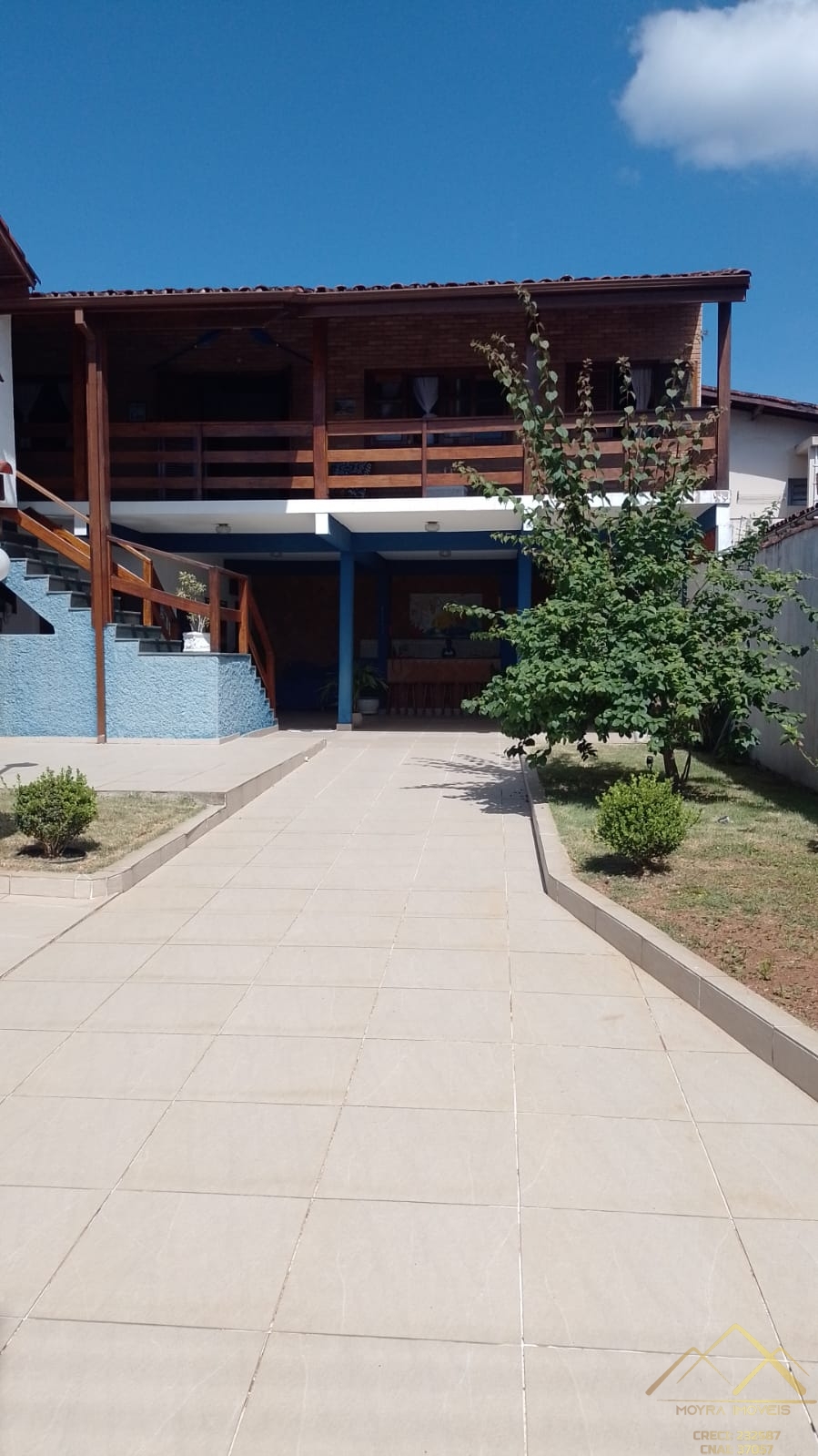 Casa à venda com 4 quartos, 240m² - Foto 1