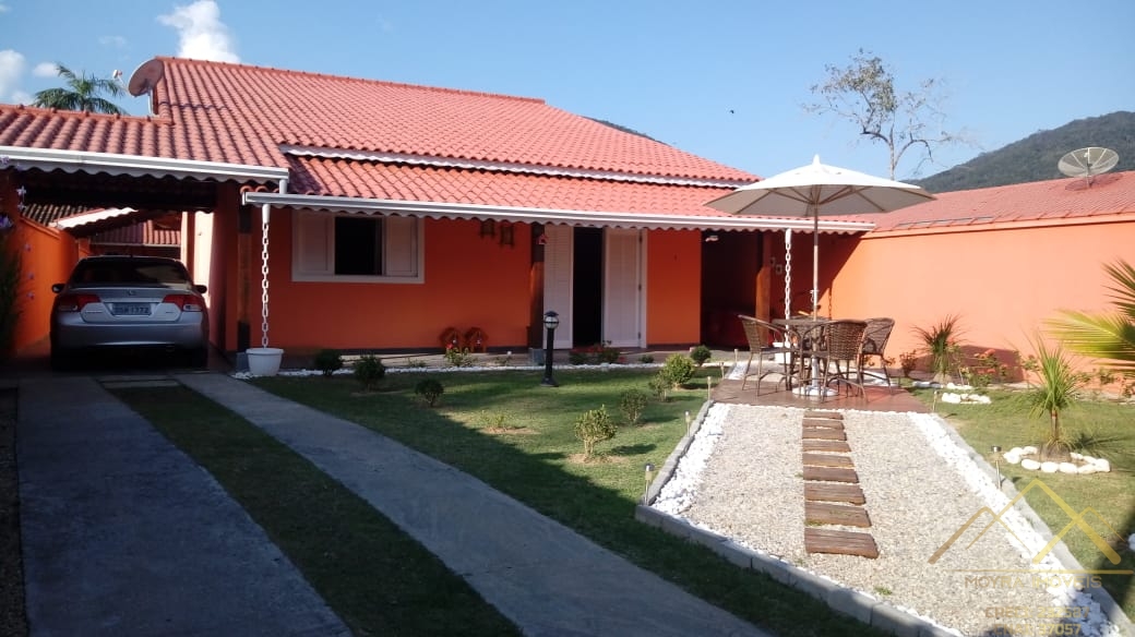 Casa à venda com 4 quartos, 300m² - Foto 1