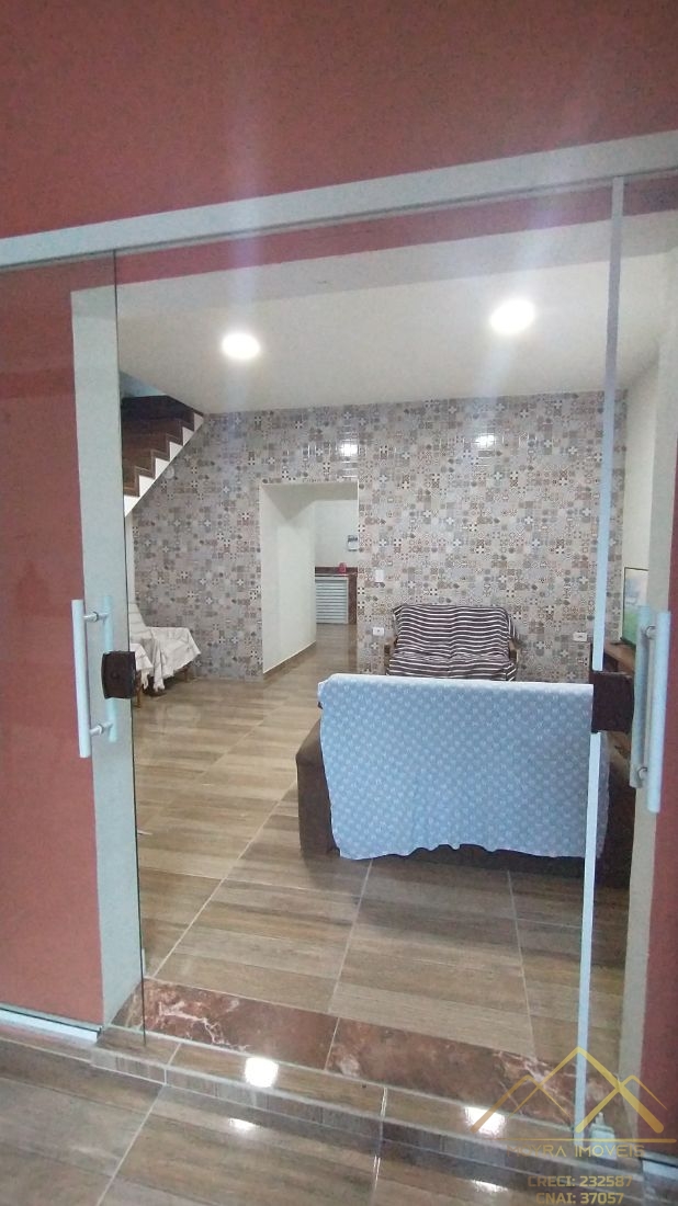 Sobrado à venda com 2 quartos, 110m² - Foto 1