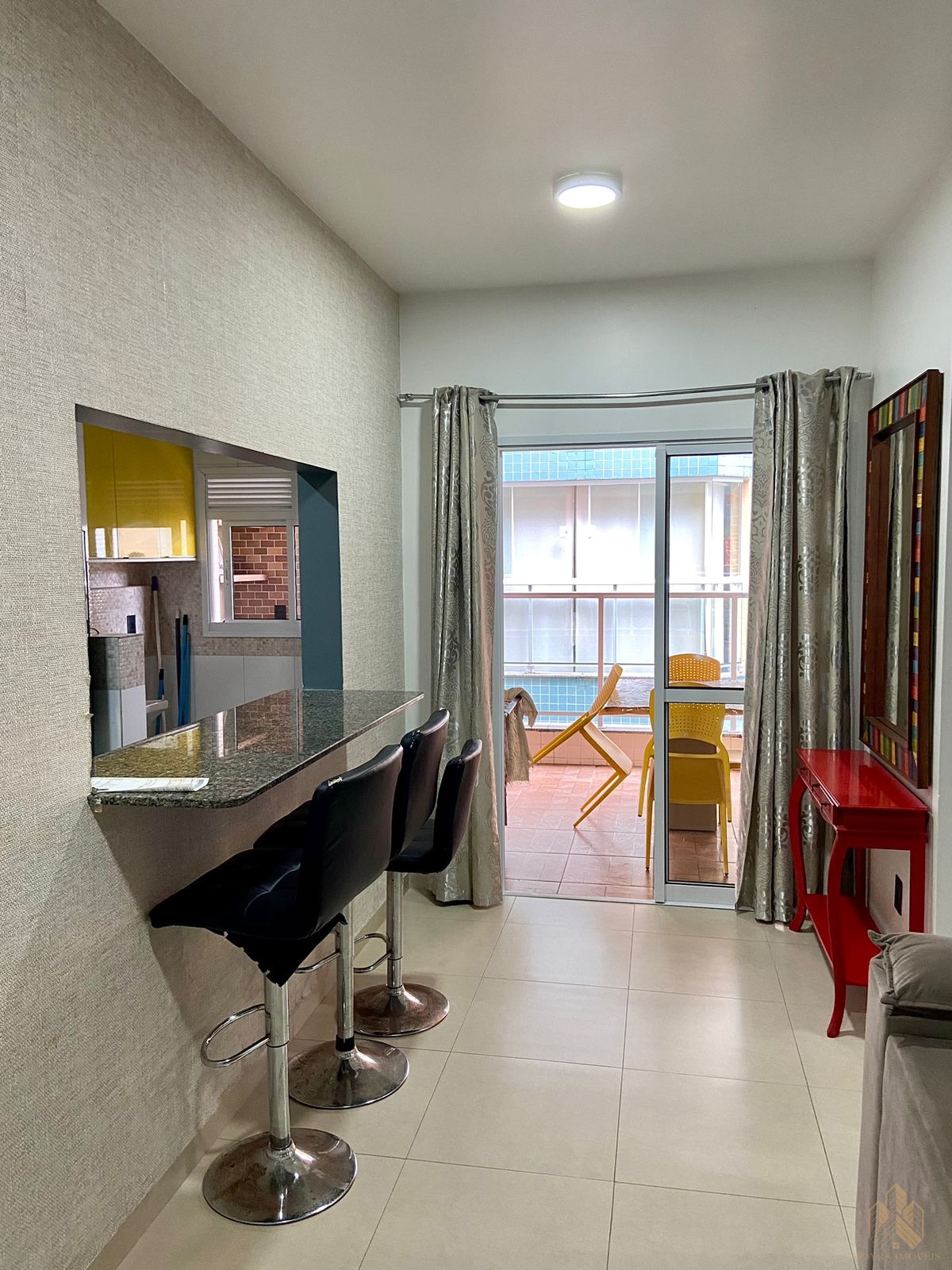 Apartamento à venda com 2 quartos, 70m² - Foto 3